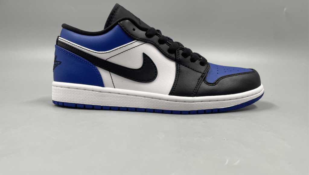 Air Jordan 1 low Royal Toe 4