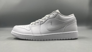 Air Jordan 1 low Triple White 5