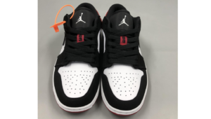 Air Jordan 1 low black toe 4