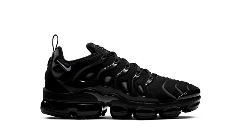 vapormax plus triple black2