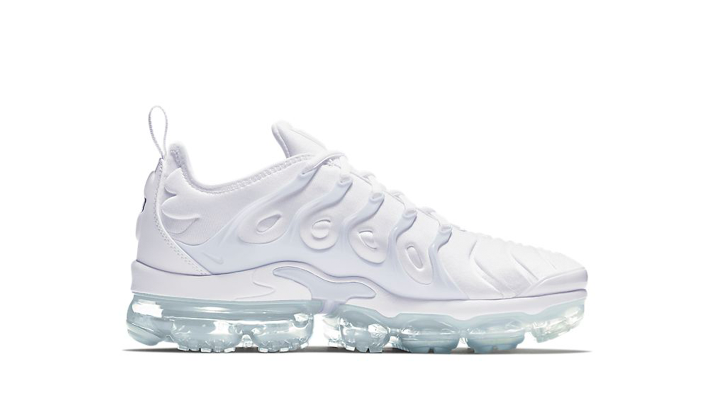 vapormax plus triple white