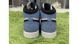 Jordan 1 Retro High University Blue2