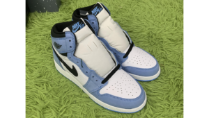 Jordan 1 Retro High University Blue3